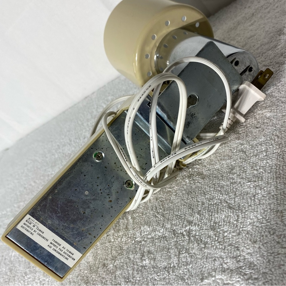 Vintage Beige Clamp On Headboard Reading Lamp - Picture 11 of 13
